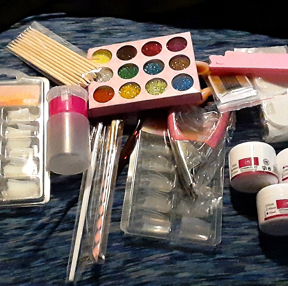 Professional nail kit